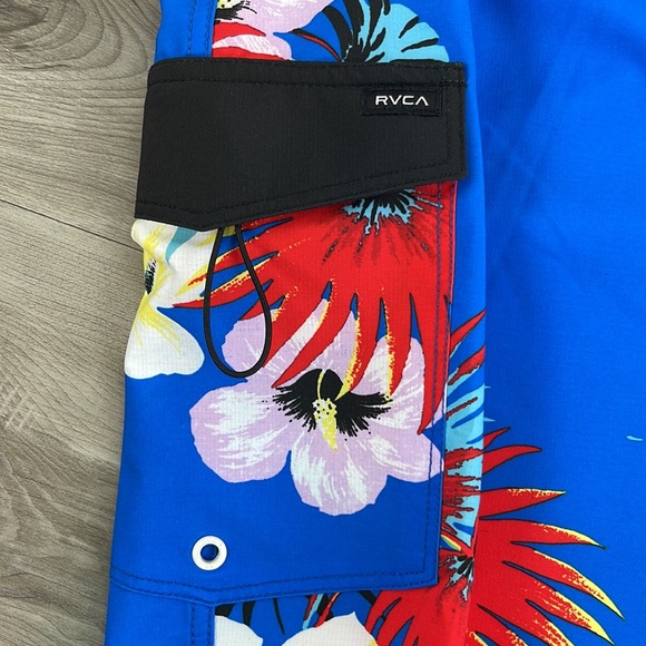 RVCA - HIGGINS BOARDSHORTS - Picture 7 of 11